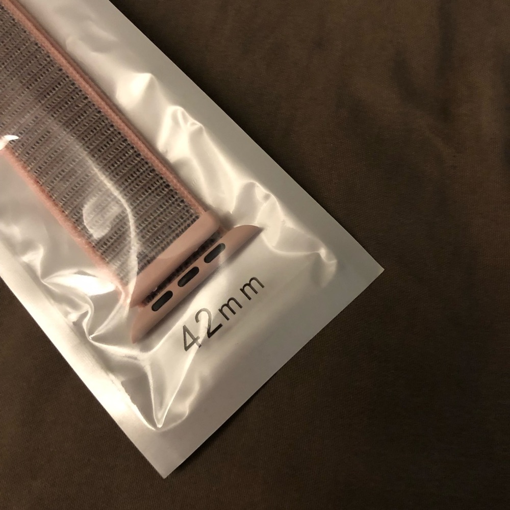 MAKE ME AN OFFER! Apple Watch band 42mm Brand new. - Picture 3 of 3